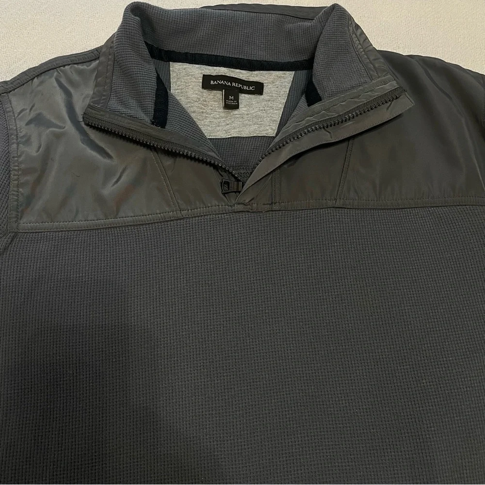 Banana Republic Gray Men's Shirt Quarter Zip Size Medium~ Pull Over‎ & Business